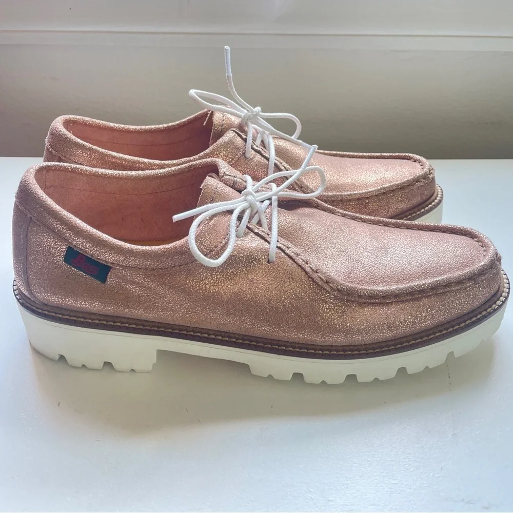 G.H. Bass NWOB Originals Lug Sole Moccasin Shoes Wallace Suede Rose Gold 11